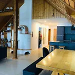 Dachstudio In Traumlage Mit Spektakulaerem Ausblick Apartment *