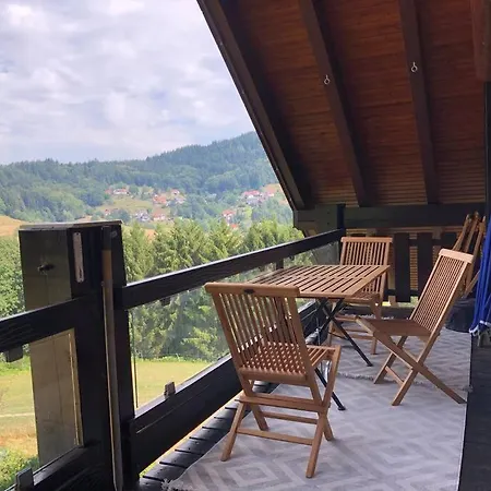 Panorama Loft Im Schwarzwald Mit Spektakulaerer Aussicht, 3 Schlafzimmer, Direkt Am Waldrand, Grosser Garten, Nahe Baden-baden