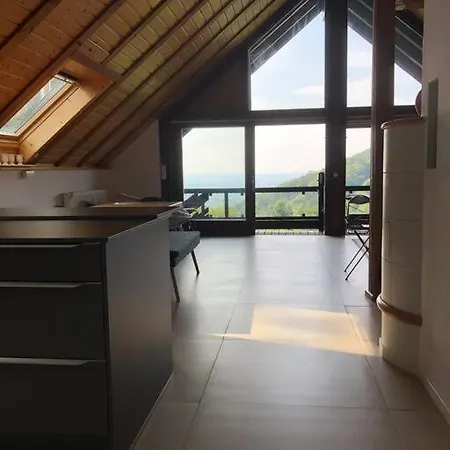 Διαμέρισμα Panorama Loft Im Schwarzwald Mit Spektakulaerer Aussicht, 3 Schlafzimmer, Direkt Am Waldrand, Grosser Garten, Nahe Baden-baden